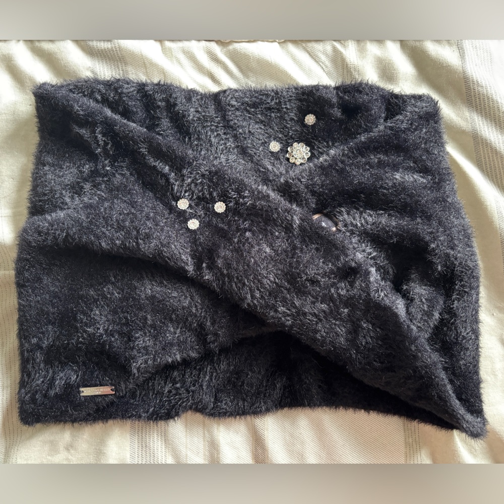 Karl Lagerfeld Infinity Scarf NWOT